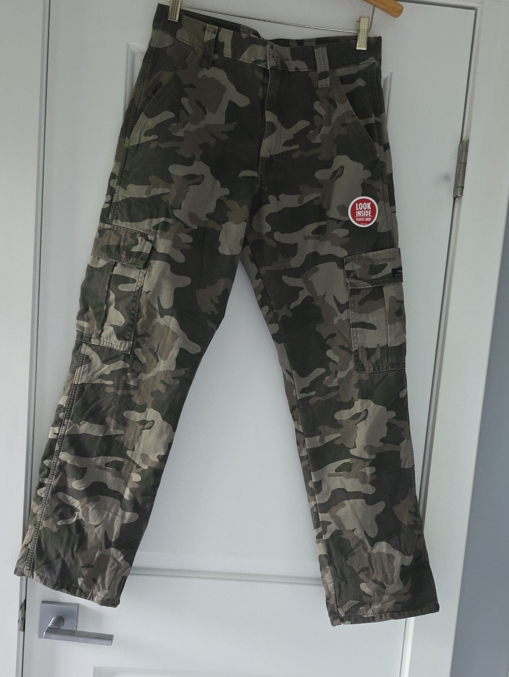 NWT...Wrangler Men's Camo Cargo Pants - Green/brown Camouflage